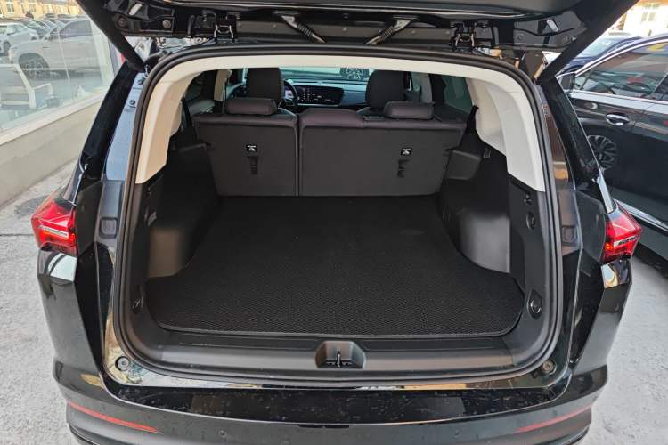 Used Buick Envision 2026 Model Equinox Plus 28T Two-Wheel-Drive Platinum Edition
