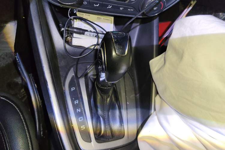 Used Ford Escort 2015 1.5L Automatic Fashion Model
