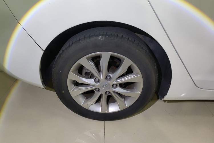 Used Hyundai Elantra (5th Generation / Langdong) 2016 1.6L Automatic Smart Version
