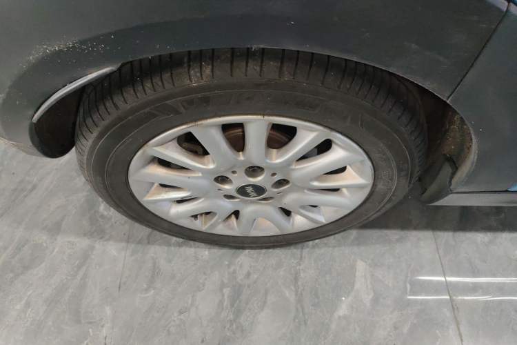 Used MINI 2015 1.5T COOPER Fun Five-Door Edition Right Rear Wheel Hub