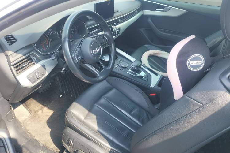 Used Audi A5 2019 Coupe 40 TFSI Fashion Edition China V Emission Standard Driver Seat