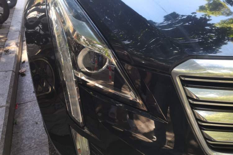 Used Cadillac XT5 2017 Anniversary Edition 25T Luxury Model
