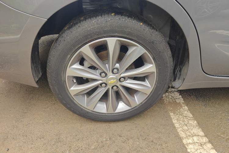 Used Chevrolet Monza 2022 320 Automatic Enjoyment Sunroof Version Right Rear Wheel Hub