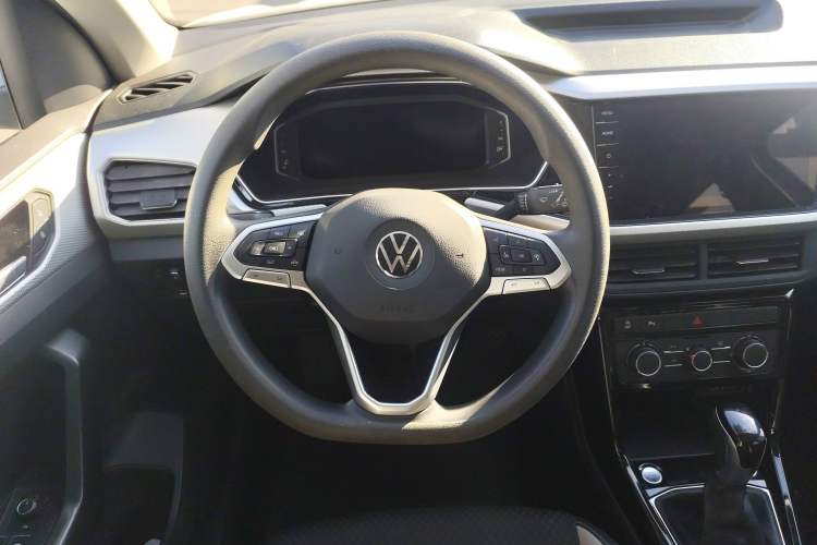 Used Volkswagen Tacqua 2021 200TSI DSG JoyConnect Edition