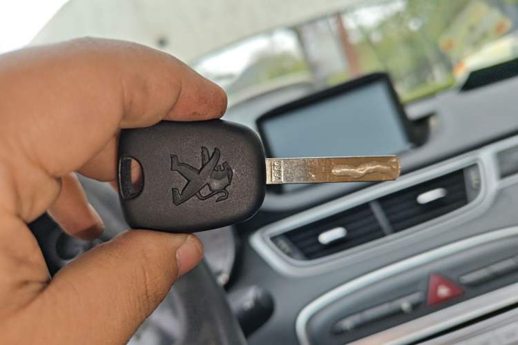 Used Peugeot 308 2013 1.6L Manual Fashion Model
