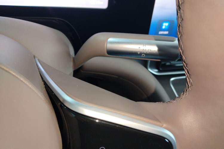 Used Hima AITO M9 2025 Extended-Range Ultra Version 52 kWh 6-Seater
