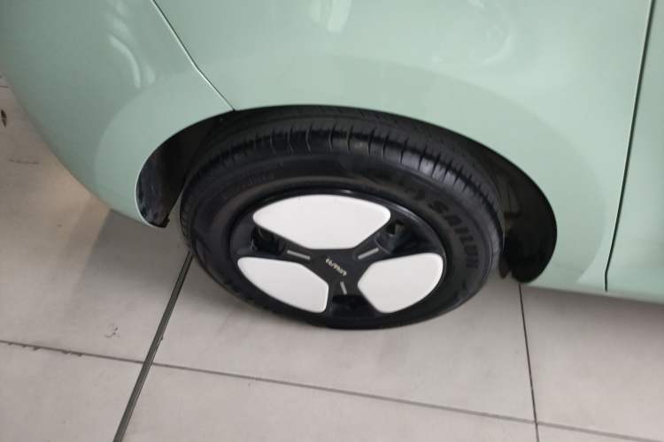 Used CHANGAN NEVO Lumin 2022 155 km – Refreshingly Sweet Edition Right Rear Wheel Hub