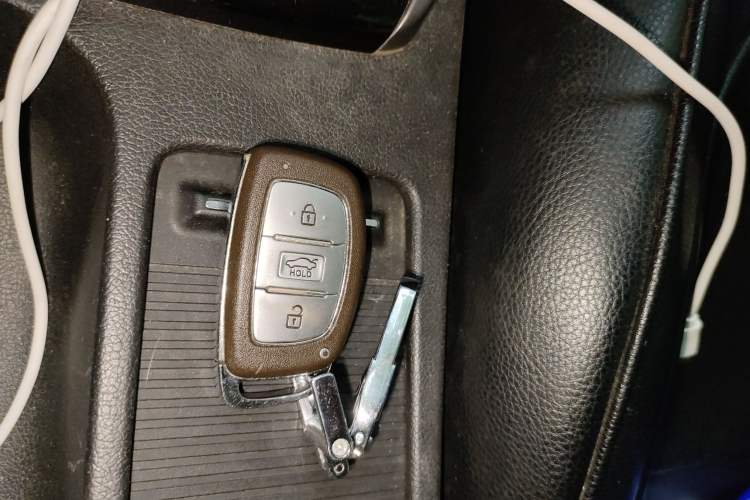 Used Hyundai Elantra (5th Generation / Langdong) 2015 1.6L Automatic Leading Model Vehicle Key