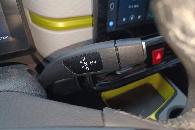 Used SOL E10X 2021 302 km Range Luxury Version 30.2 kWh
