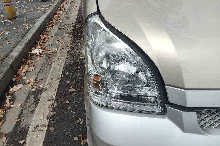 Used Wuling Rongguang 2019 1.5L Extended Basic Version Right Front Headlight