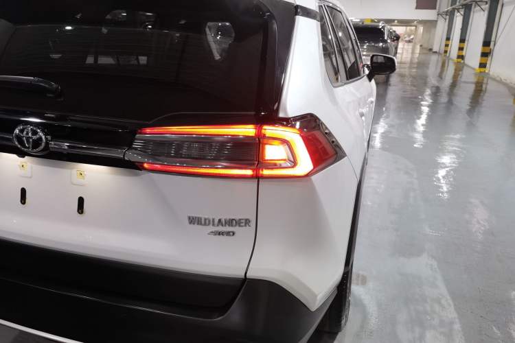 Used Toyota Wildlander 2020 2.0L CVT 4x4 Luxury Edition