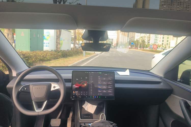 Used Tesla Model Y 2025 Rear-Wheel-Drive Version