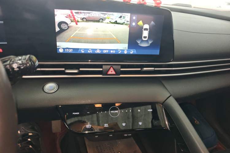 Used Hyundai Elantra 2021 1.5L CVT LUX Prestige Edition Audio And AC Panel