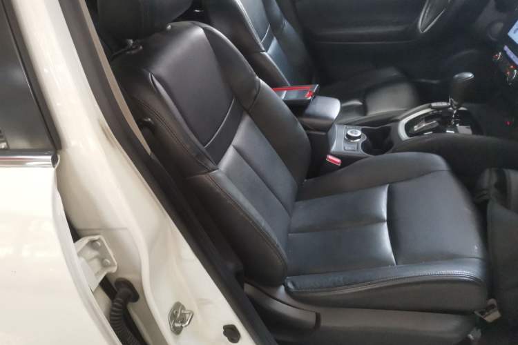 Used Nissan X-Trail 2014 2.5L CVT Leading Edition 4WD
