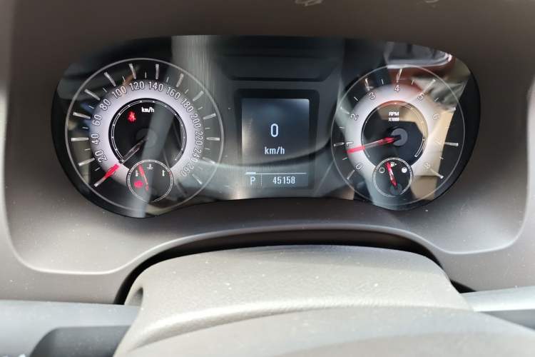 Used Roewe 950 2012 2.0L Elegant Edition
