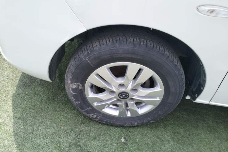 Used JAC Refine M3 2015 Maker Edition 1.6L Luxury Smart Version Left Front Wheel Hub