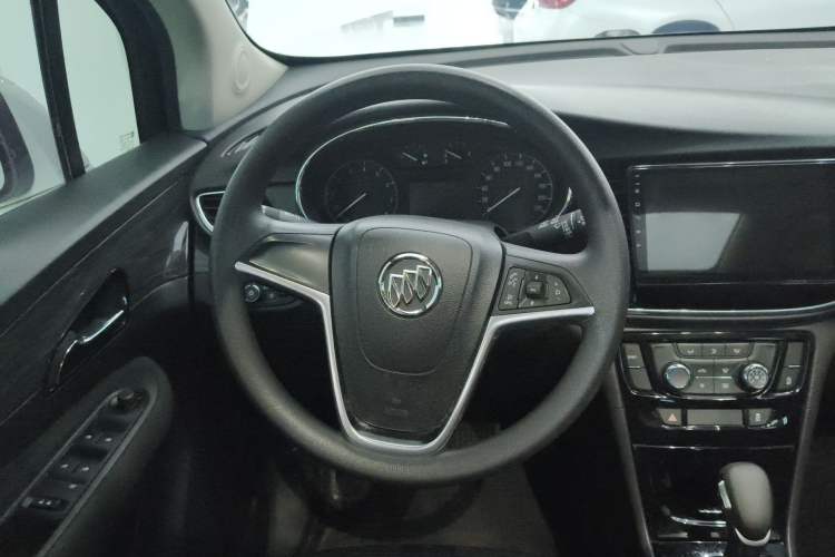 Used Buick Encore 2017 18T Automatic Two-Wheel Drive Urban Leading Model Steering Wheel