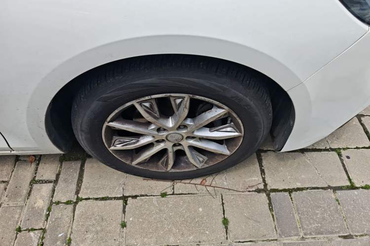 Used Hongqi H5 2018 30TD Dynamic Edition Right Front Wheel Hub