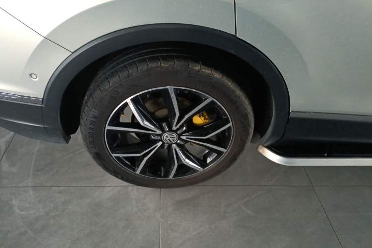 Used Volkswagen Tiguan L 2019 330TSI Automatic Two-Wheel Drive Smart Luxury Version China VI Standard