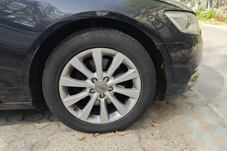 Used Audi A6L 2014 30 FSI Technology Model Right Front Wheel Hub