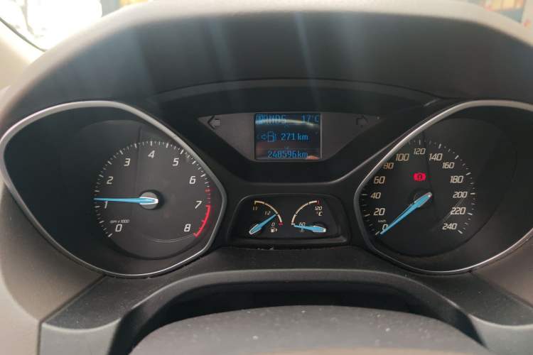 Used Ford Focus 2012 Sedan 1.6L Automatic Fashion Edition