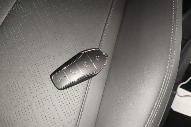 Used BYD Qin PLUS 2025 DM-i Smart Drive 120KM Superior Model