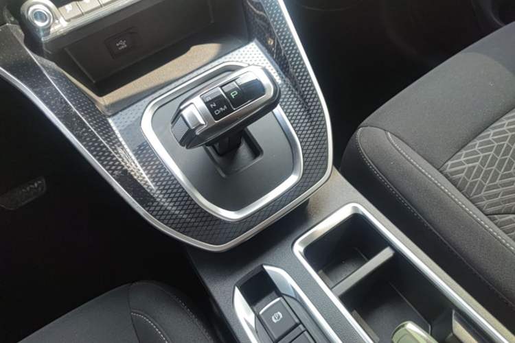 Used Haval M6 2023 PLUS 1.5T DCT Elite Smart Connectivity Model Gear Lever