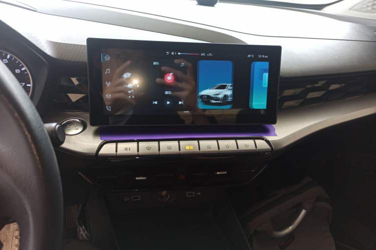 Used MG 5 2021 180 DVVT Manual Youth Luxury Edition
