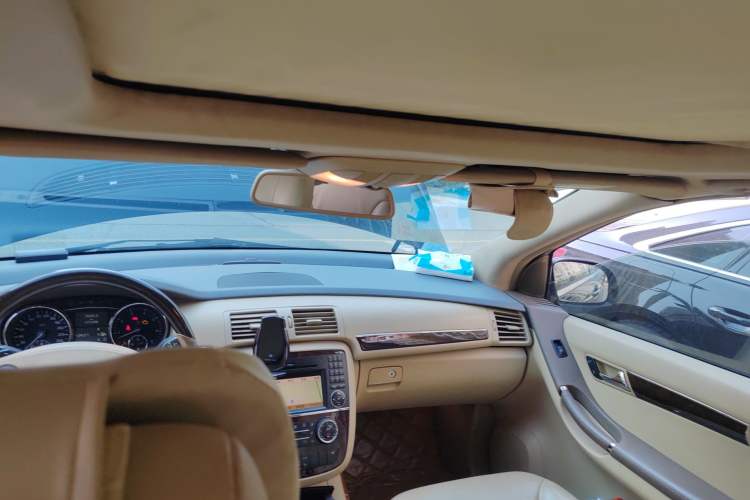Used Mercedes-Benz R-Class 2009 R 300 L Luxury Model Headliner