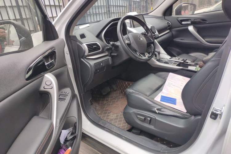 Used Mitsubishi Eclipse Cross 2019 1.5T CVT Two-Wheel Drive Dream Edition China VI Standard Driver Seat