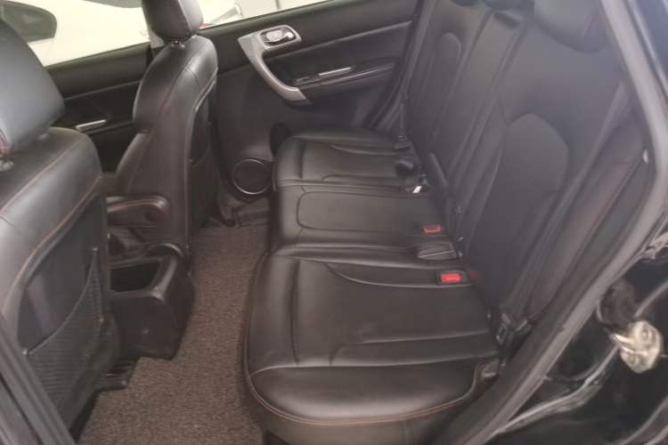 Used Haval H6 2015 Upgraded Model 1.5T Manual Two-Wheel Drive Elite Version Left Rear Seat