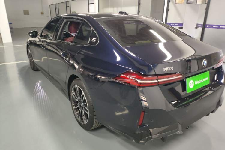 Used BMW 5 Series 2024 525Li M Sport Package