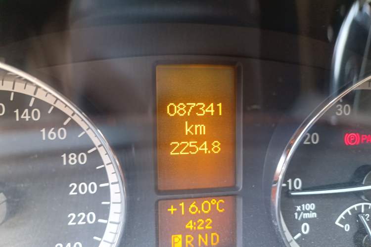 Used Mercedes-Benz Viano 2015 3.0L Partner Edition