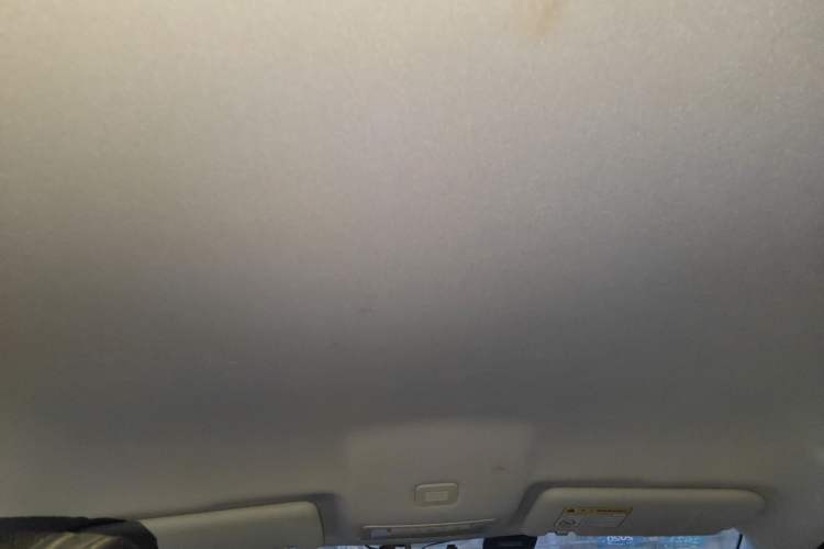 Used Roewe RX5 2016 Revised Version 20T Two-Wheel Drive Manual Transmission Luxury Edition
