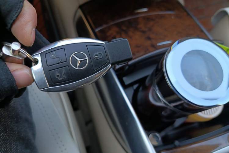 Used Mercedes-Benz R-Class 2010 R 350 L 4MATIC