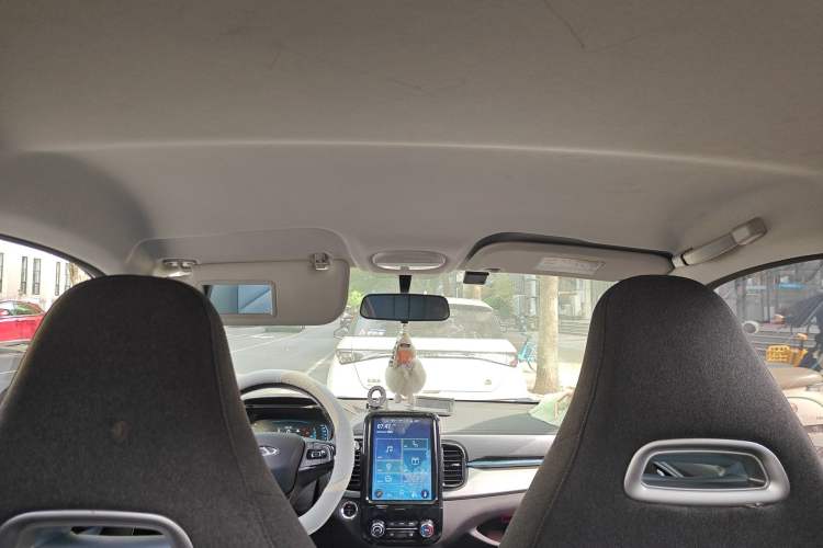 Used Chery QQ Little Ant 2022 Sweet Pink Edition Half-Sugar Version Lithium Iron Phosphate 29.2 kWh 30 kW 301 km Headliner