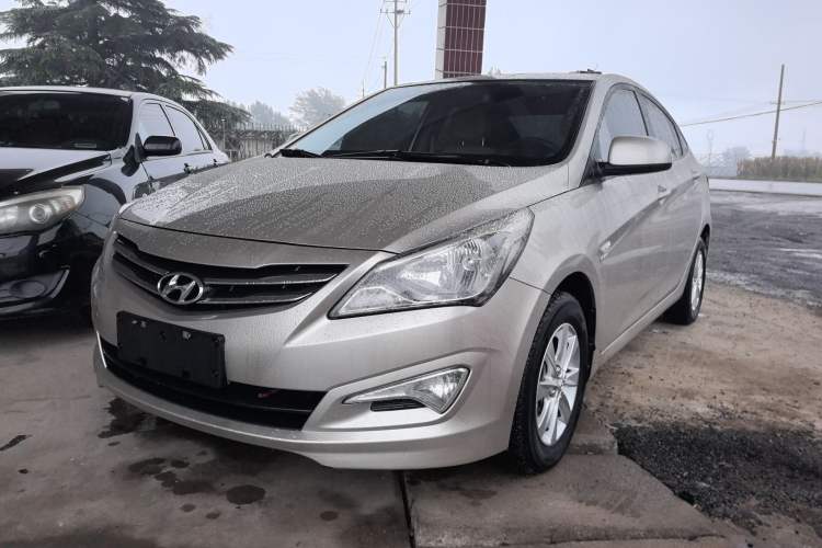 Used Hyundai Verna (older generation) 2014 1.4L Manual Smart GLS Trim