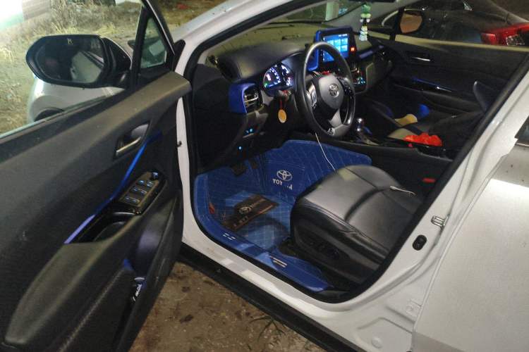 Used Toyota C-HR 2021 Dual-Motor 2.0L E-CVT Luxury Edition Driver Seat