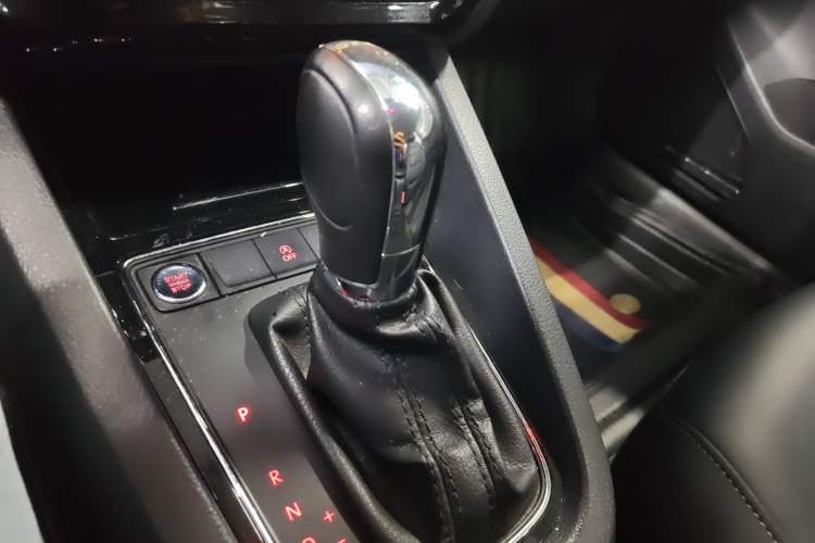 Used Volkswagen Sagitar 2018 180TSI DSG Prestige Edition Gear Lever