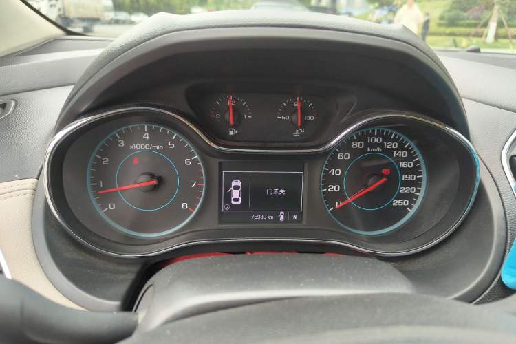 Used Chevrolet Cruze 2015 1.4T DCG Luxury Edition Instrument Cluster