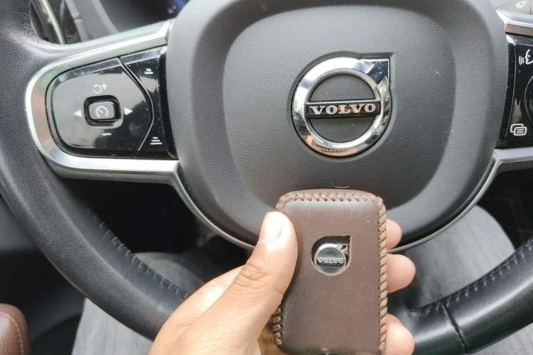 Used Volvo XC60 New Energy 2022 T8 Plug-in Hybrid All-Wheel Drive Smart Luxury Edition
