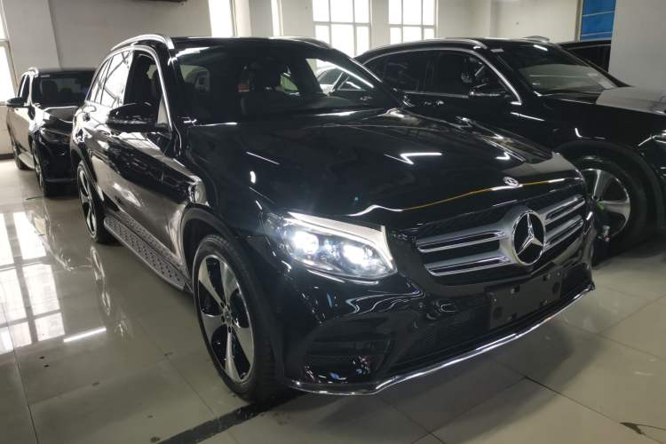 Used Mercedes-Benz GLC 2018 Refreshed GLC 300 4MATIC Dynamic Edition