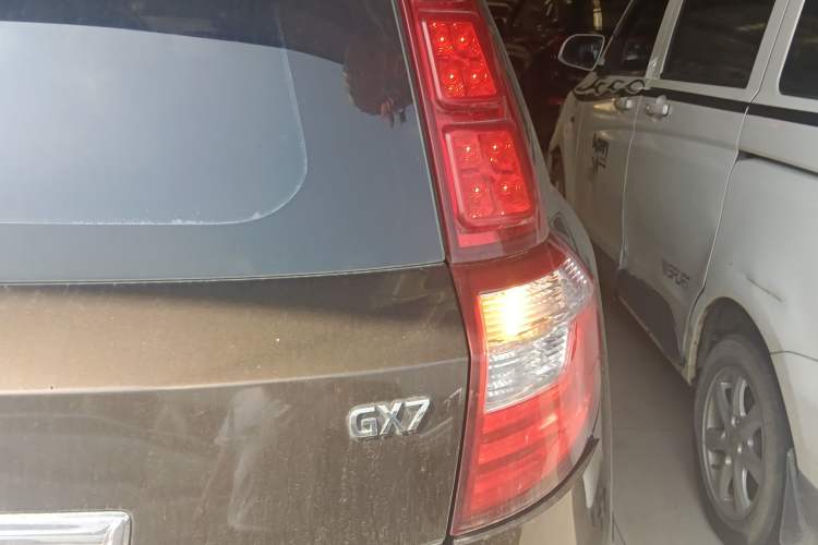 Used Geely Auto GX7 2015 Classic Edition 1.8L Manual Elite Model China V Standard Right Rear Taillight