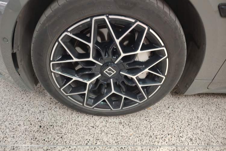 Used Zeekr 001 2024 WE Edition 95 kWh All-Wheel Drive Exterior 2