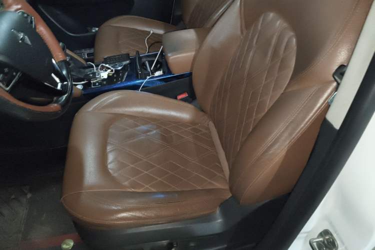 Used BORGWARD BX7 2016 28T Four-Wheel Drive Flagship Version 5 Seats Left Front Seat