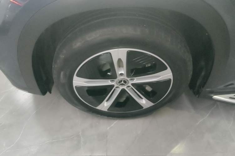 Used Mercedes-Benz EQE SUV 2023 350 4MATIC Pioneer Edition Left Front Wheel Hub