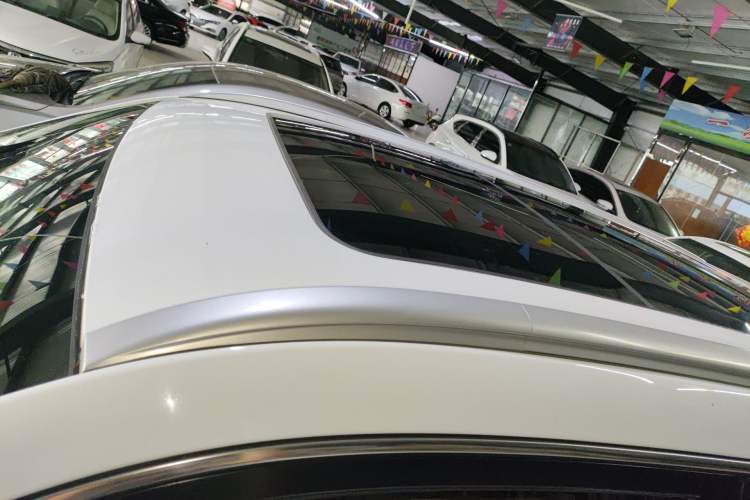 Used Geely Auto Emgrand X7 Sport 2016 1.8TD Automatic ZhiZun Version Roof