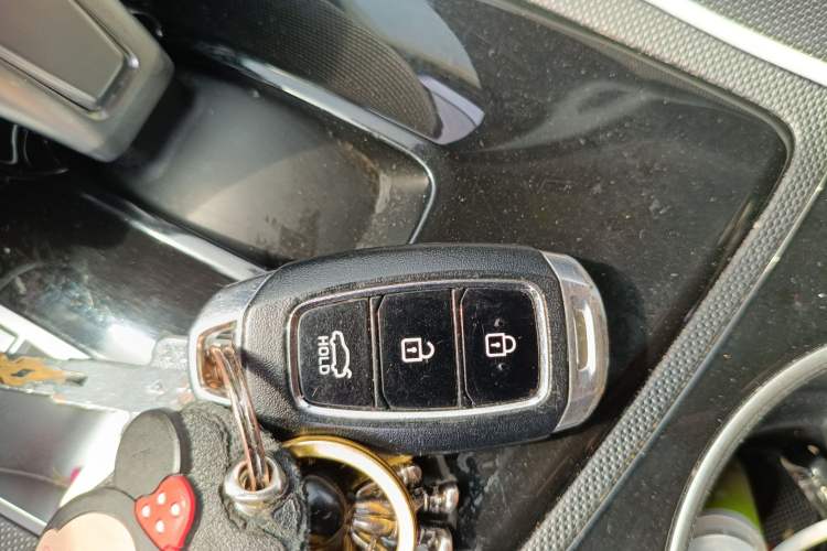 Used Hyundai Elantra 2021 1.5L CVT LUX Prestige Edition Vehicle Key