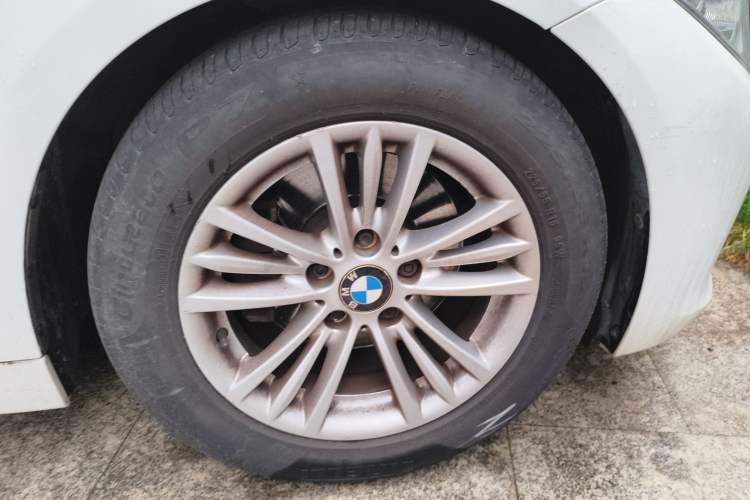 Used BMW 3 Series 2014 320Li Fashion Model
