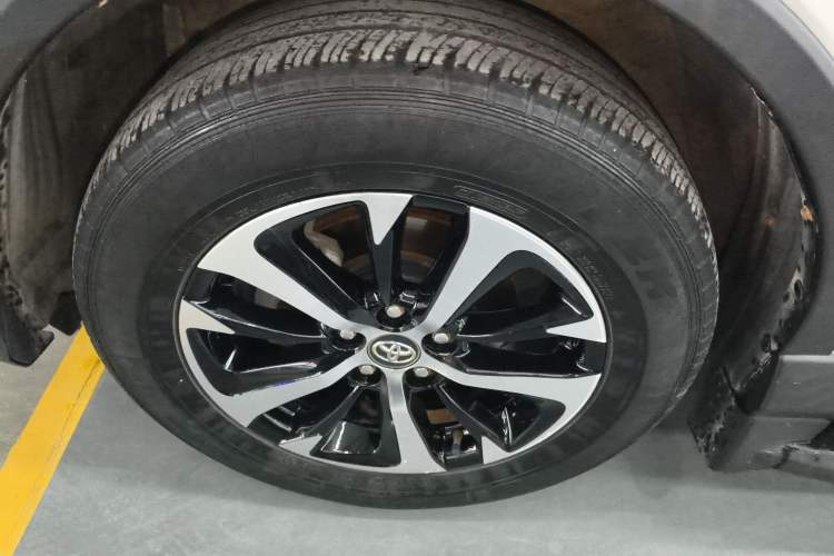 Used Toyota RAV4 2016 2.0L CVT Two-Wheel Drive Comfort Edition China V Standard